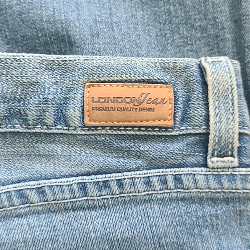 Straight leg denim jeans. Mint Condition!